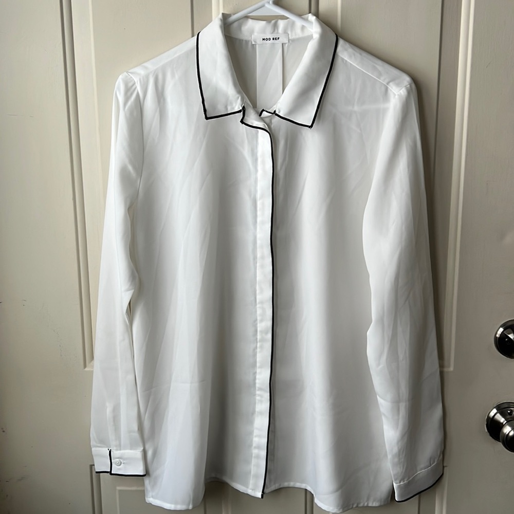Mod Ref button down the black trim